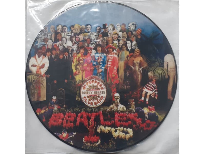 BEATLES — Sgt. Pepper`s lonely hearts club band