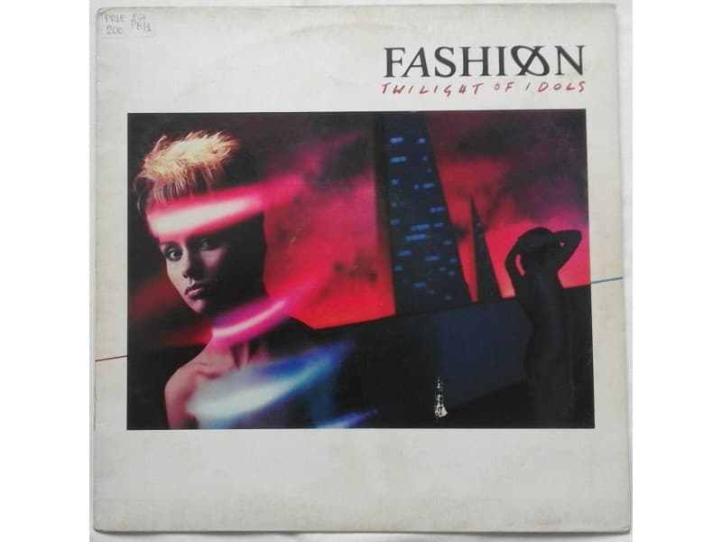 FASHION — TWILIGHT OF IDOLS ( UK Press)
