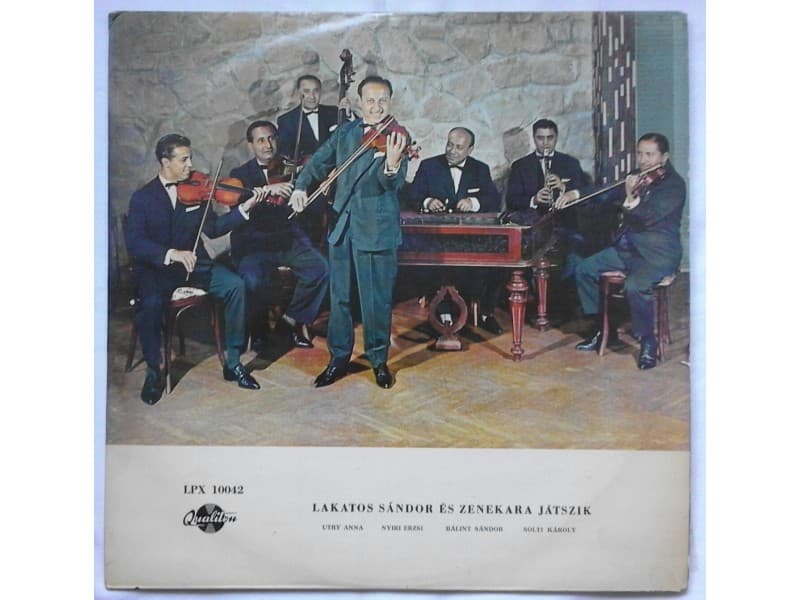 SANDOR LAKATOS ES ZENEKERA JATSZIK — —