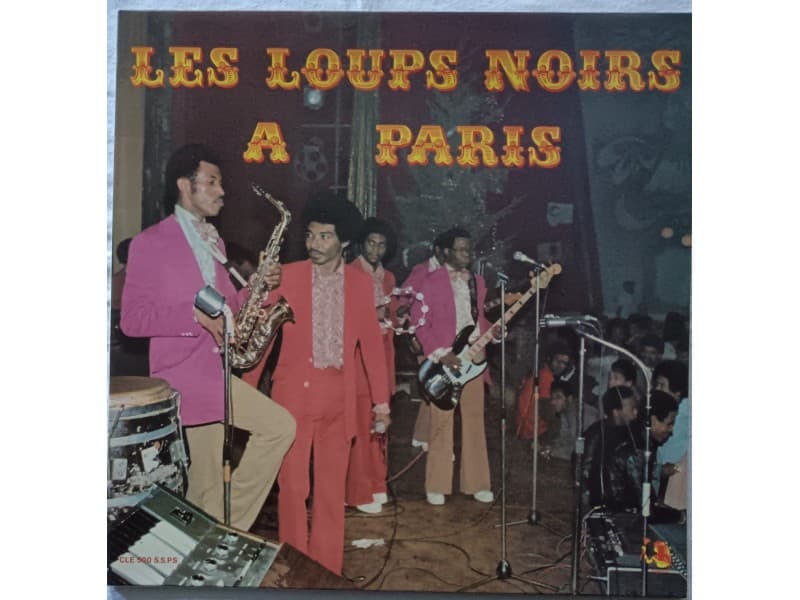LES LOUPS NOIRS — A PARIS ( France )